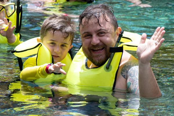 Tavasz and Cristian in the snorkeling pool at Aulani