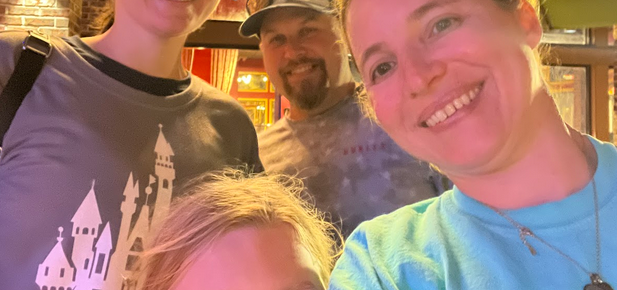 Csilla, Mia, James, Kathy at Eet at Disney Springs