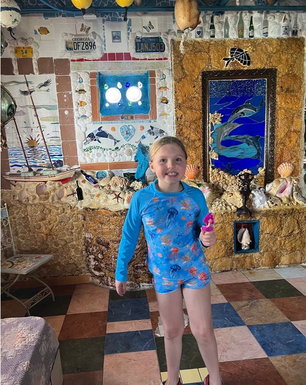 mia in dolphin house